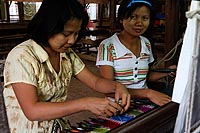 Myanmar Birmanie experience : tissage de la soie, Amarapura