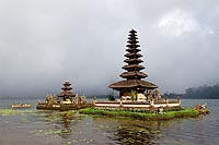 Bali experience : pura Ulun Danu
