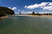 new zealand experience : waiwera beach