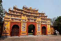 Vietnam experience : hué