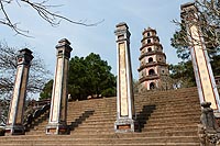Vietnam experience : hué